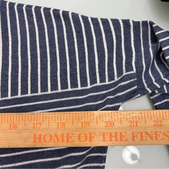 Abercrombie & Fitch Striped Navy and White Women's Crewneck Sweater - Picture 6 of 7